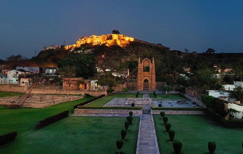 Chanderi Heritage & Handloom Expedition 3 Days