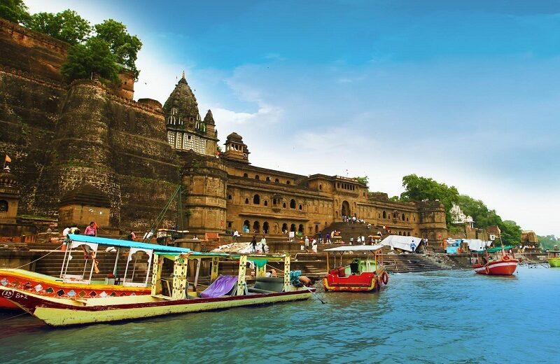Maheshwar, Omkareshwar & Mandu Group Tour Package: 3D/2N
